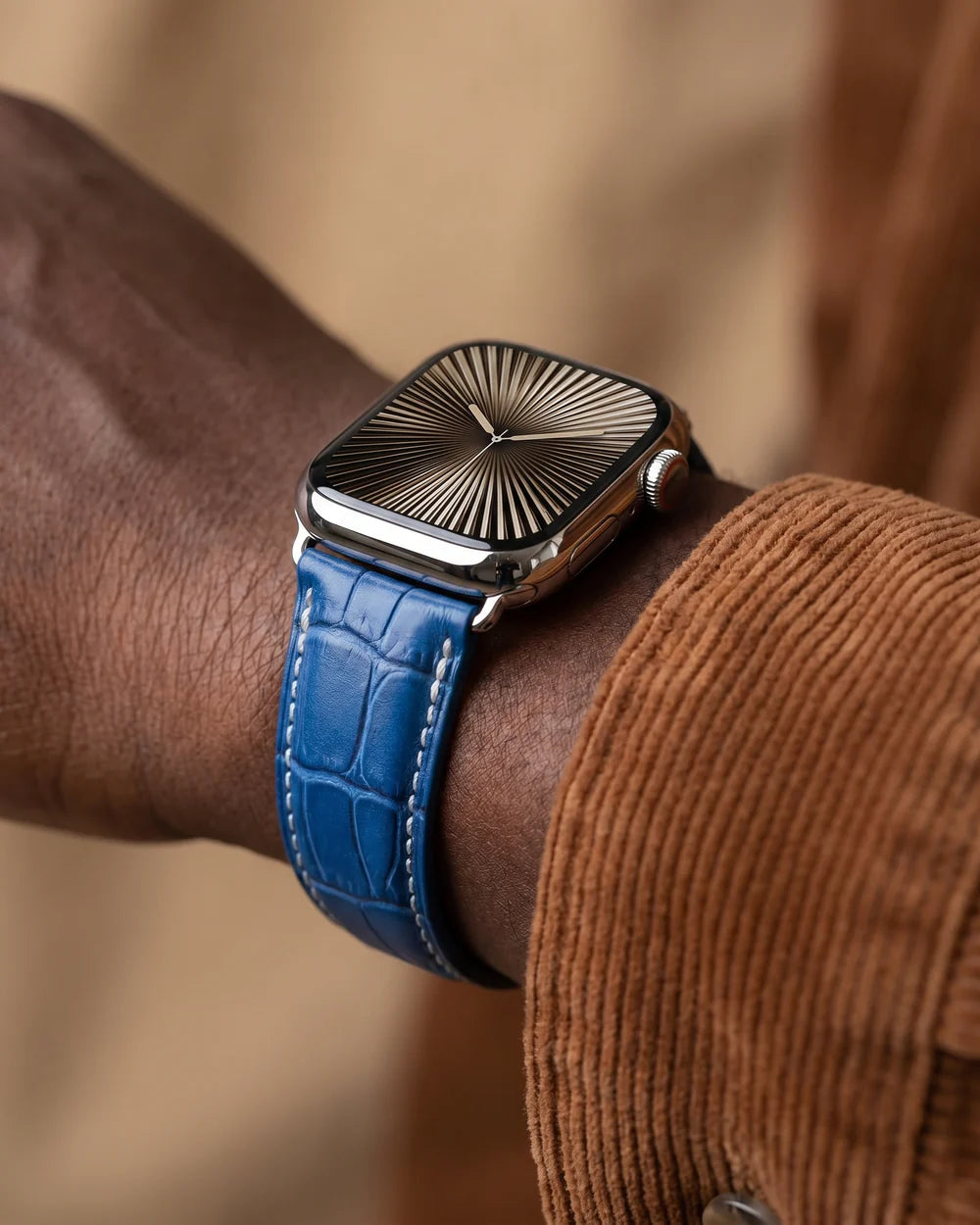 Caiman Series 3 | Bleu Marine Mat w/ Contrast Stitch on a man’s wrist